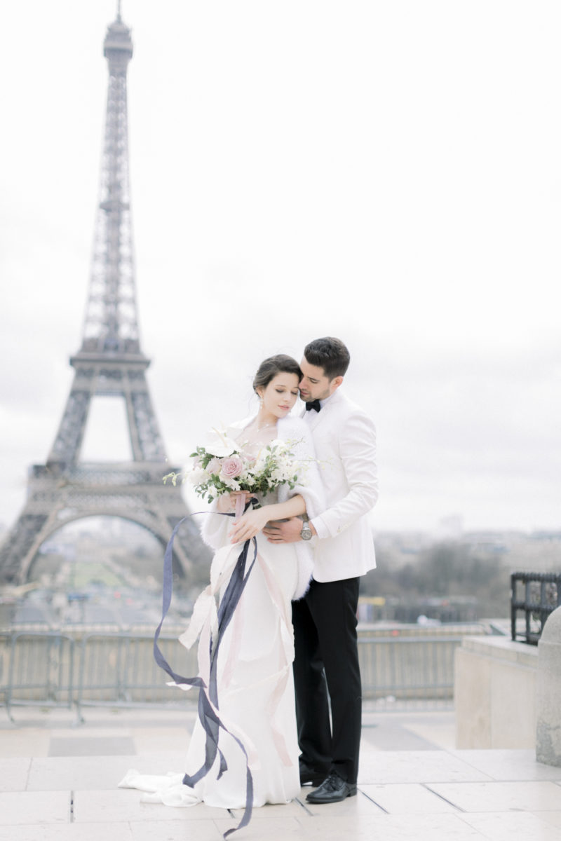 i am looking for egy nőt párizsban házasságot társkereső iroda angol fordítás