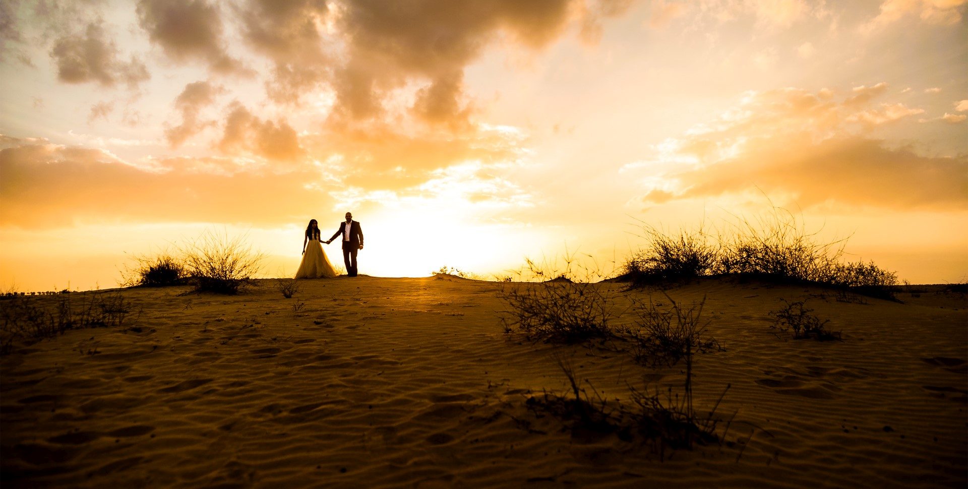 ,sivatag,sivatagi esküvő,dubaj,dubaji esküvő,dubaji sivatag,esküvő sivatagban,különleges esküvői helyszínek,indiai esküvő,arab esküvő,hagyományok,